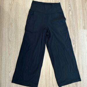 Lululemon wide leg crop 21” - size 4